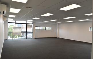 Refurbished & Spacious Office in Silverdale