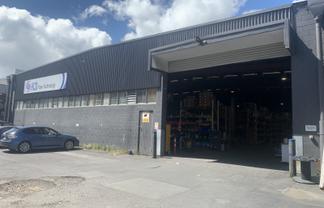 1403m2 Warehouse | 295m2 Showroom | 108m2 Office