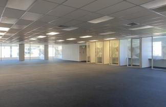 Office Near the Ocean? | 576m2 | Takapuna