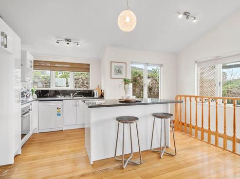 2/51 Ocean View Road, Hillcrest