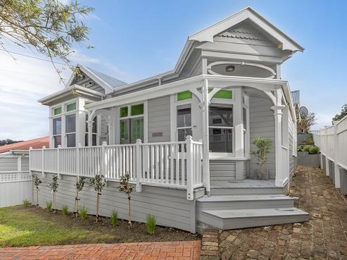 84 Overtoun Terrace, Hataitai