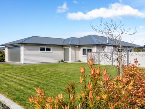1 Warrington Court, Carterton