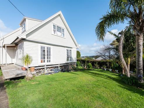 10 Grendon Road, Titirangi