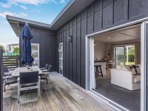 6 Olliver Grove, Waikanae Beach
