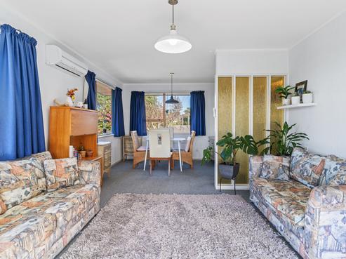 16A Highfield Crescent, Brookfield