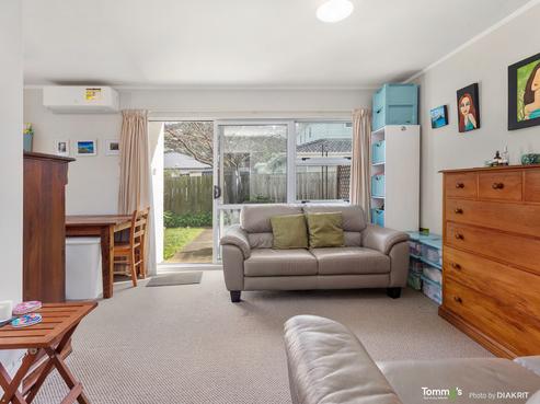 10/154 Onepu Road, Lyall Bay