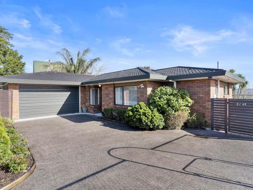 2/65 Sturges Road, Henderson