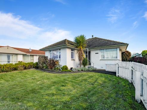 205 Main North Road, Redwood