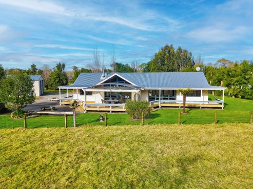 12 Pickwick Road, Otamatea