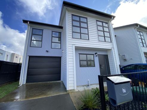 7 Kaha Lane, Henderson