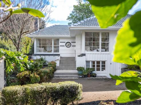 8 Bingley Avenue, Epsom
