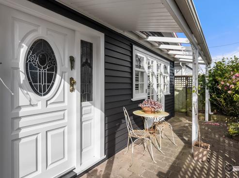 12 Collins Street, Petone