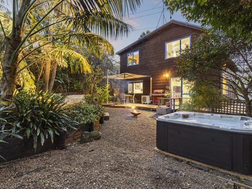 2/15 Emirau Place, Glenfield