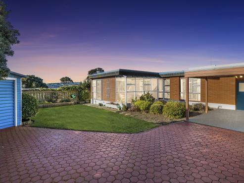 23 Middleton Road, Kew