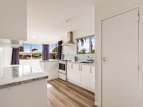 27 Huruhuru Road, Massey