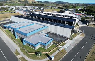 Corner High Profile Showroom & Warehouse