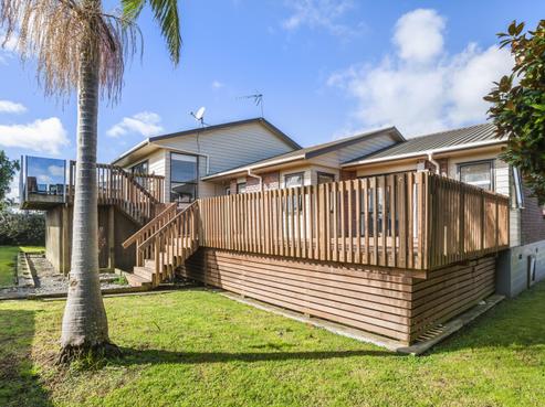 2 Litchfield Place, Clarks Beach