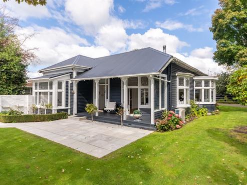 80 Holly Road, Saint Albans