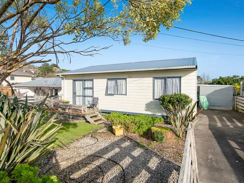 33 Puriri Street, Helensville
