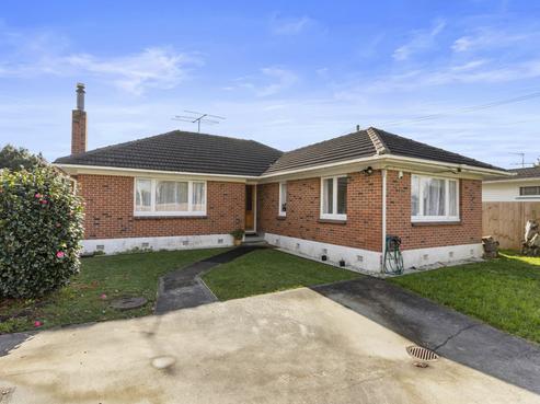 146 Clevedon Road, Papakura