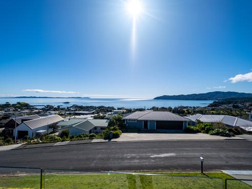 6 Christine Drive, Coopers Beach