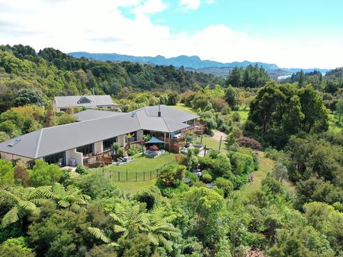 1552 Takaka-collingwood Highway, Parapara