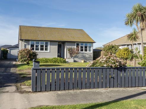 21 Avro Crescent, Hornby