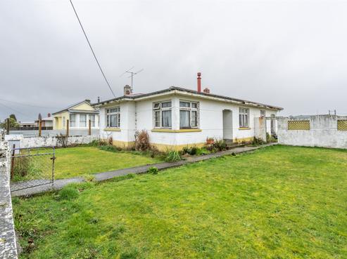 81 Main Street, Mataura
