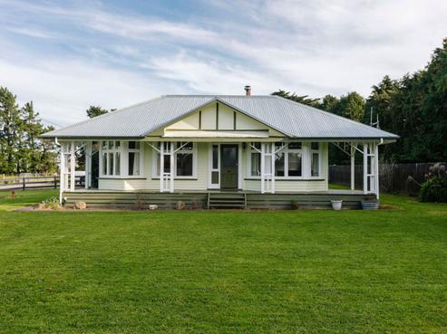 711 Laws Road, Dannevirke