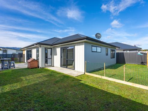 24 Enereta Road, Otaki