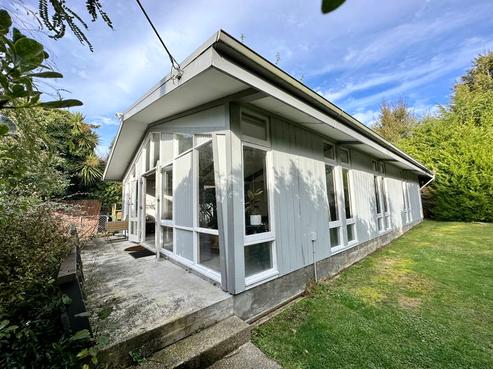 15 Rakiura Parade, Otatara