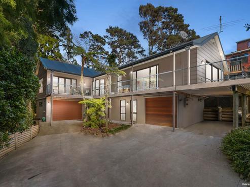 11 Napuka Road, Henderson Valley