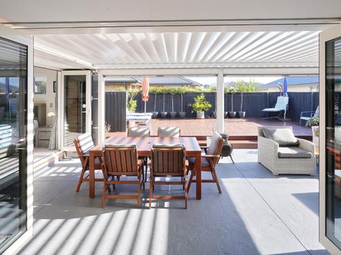 2/4 Wineberry Avenue, Amberley