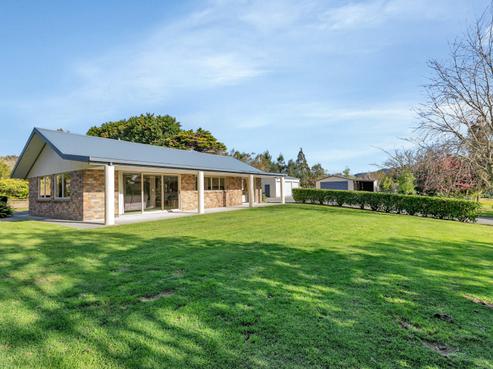 86 Main Road, Kauri