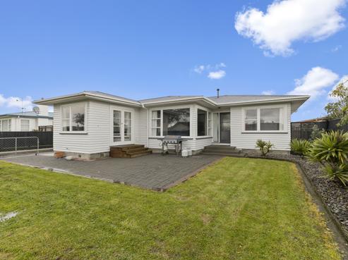 16 Abraham Crescent, Milson