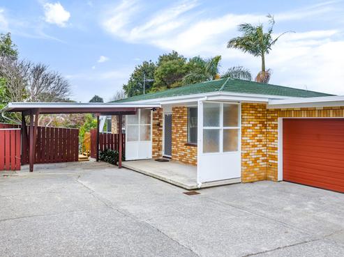 2/193 Don Buck Road, Massey