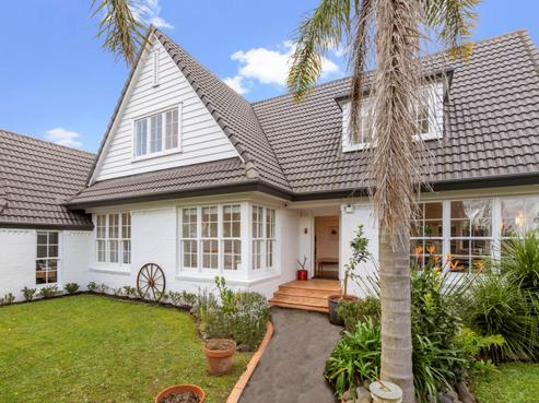 44 Lake Pupuke Drive, Takapuna