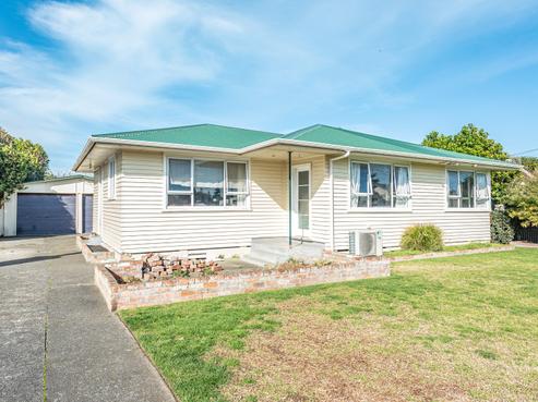 12 Manuka Street, Castlecliff