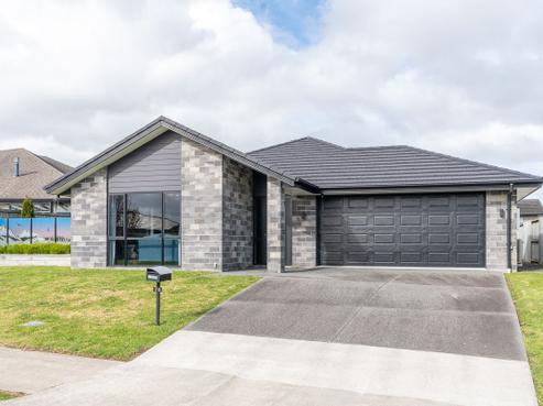 74 Mataroa Crescent, Flagstaff