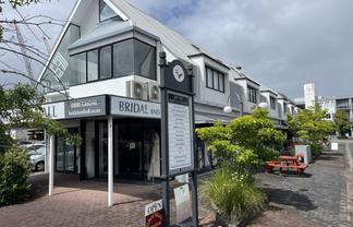 Sunny 69m² Central Albany Office