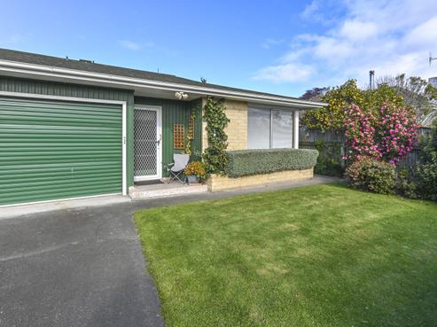 300 Southland Road, Hastings