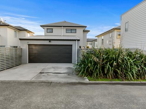 7 Treestump Road, Takanini
