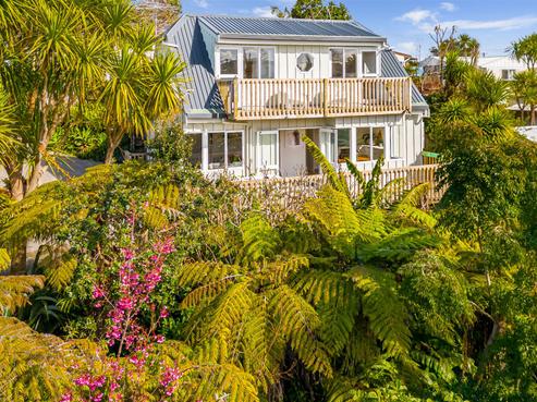 51A Aeroview Drive, Beach Haven