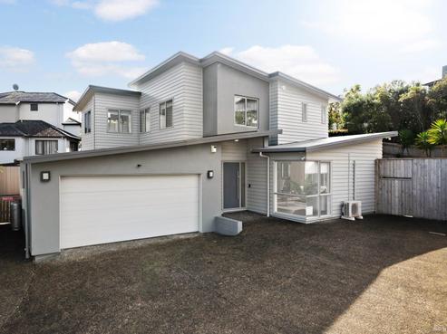 10 Carol Lee Place, Albany Heights
