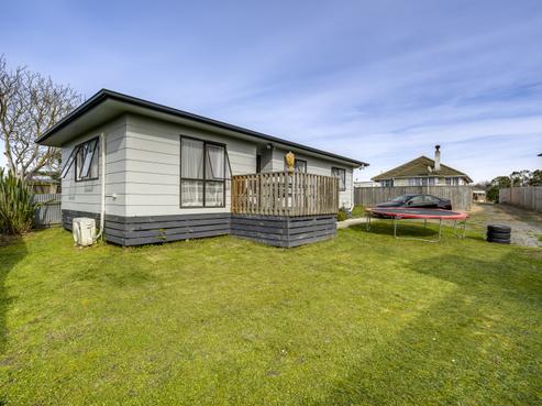 1222A Cunningham Crescent, Mayfair