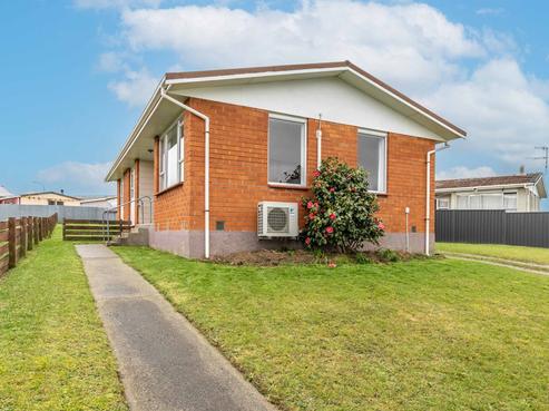 99 Dunbeath Crescent, Kew