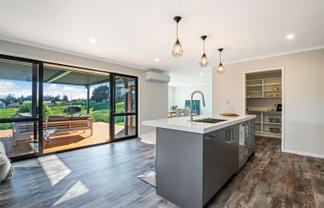 5 Don Mackinnon Way, Hunua