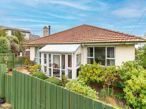102 Preston Crescent, Belleknowes