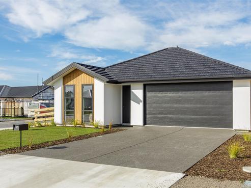 40 Crossley Avenue, Woodend
