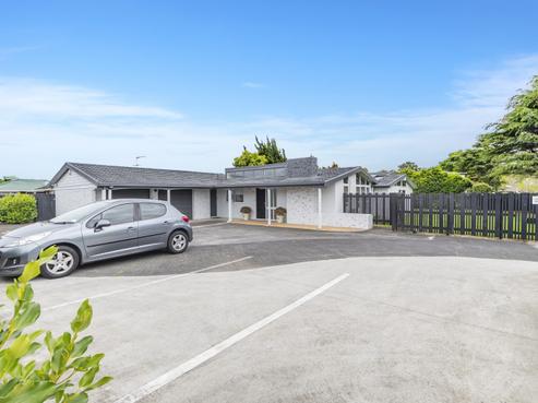 2 Beaumaris Way, Conifer Grove